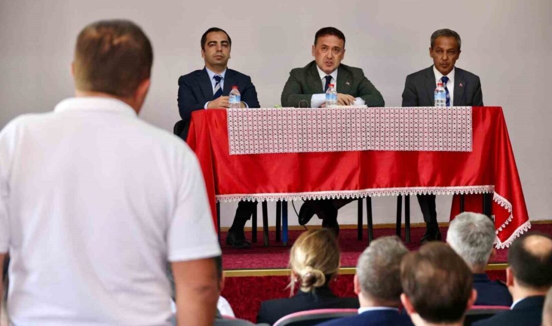 Yenipazar’da muhtarların sorunları masaya yatırıldı Bilecik’in Yenipazar ilçesinde, köy ve mahalle muhtarlarının katılımıyla toplantı düzenlendi.