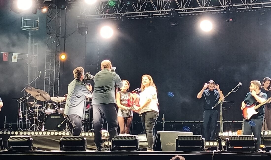 Afyonkarahisar Belediye Başkanı Burcu Köksal, MotoFest etkinliklerinde yaptığı konuşmada, tüm