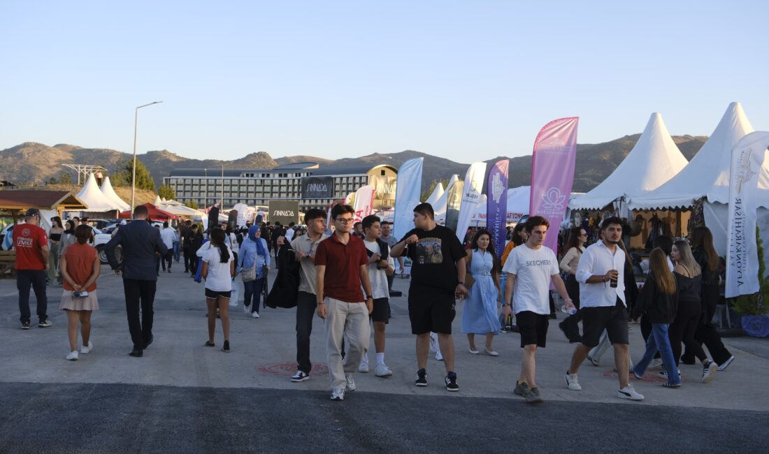 MotoFest’in 2. günü coşkuyla başladı Afyonkarahisar Motor Sporları Merkezi’nde düzenlenen Dünya Motokros Şampiyonası ve NG