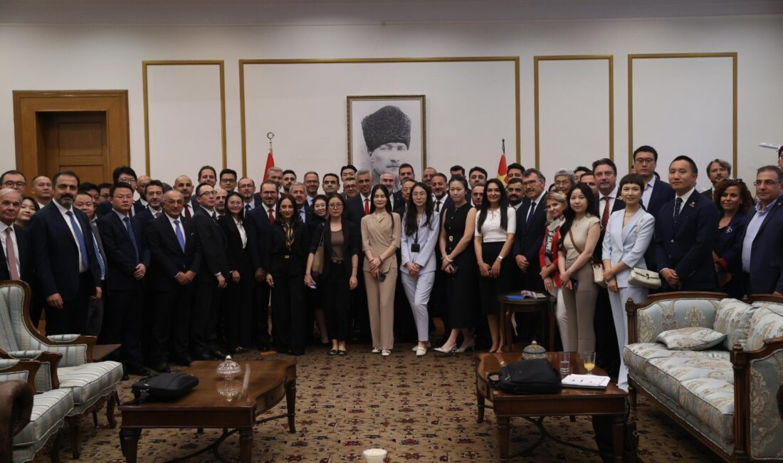 Sağlık Bakanı Prof. Dr. Kemal Memişoğlu, eski Afyonkarahisar Sağlık Bilimleri