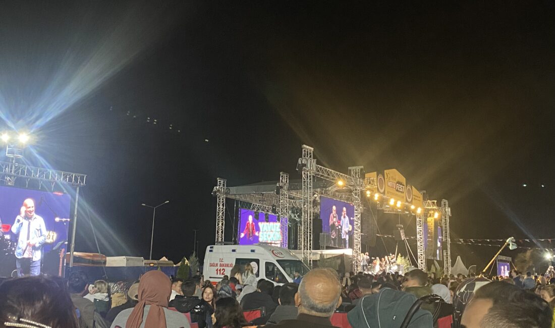 Afyonkarahisar’da düzenlenen MotoFest kapsamında sahne alan ünlü Yavuz Seçkin, “Tarkan