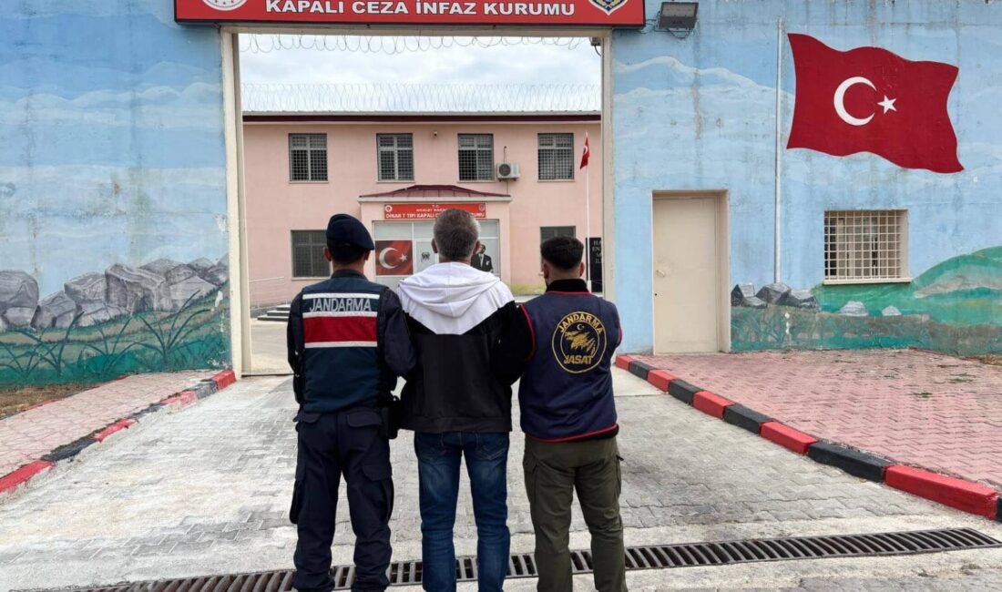Kasten öldürme suçundan aranan şahıs Dinar’da yakalandı Afyonkarahisar İl Jandarma Komutanlığı, aranan şahısların tespiti ve yakalanmasına yönelik