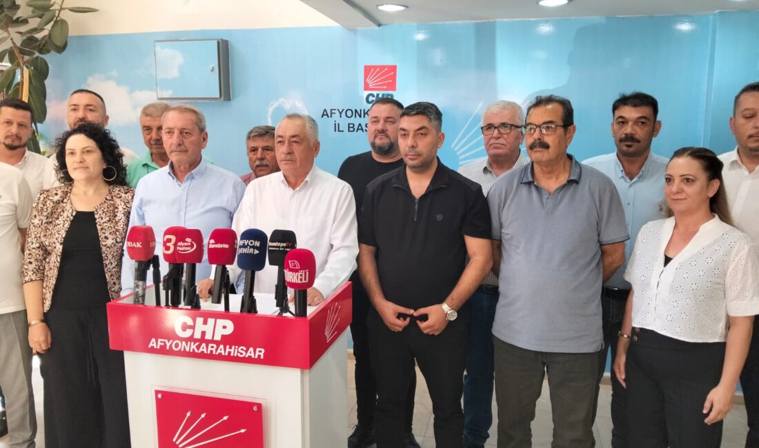 CHP Afyonkarahisar İl Başkan Yardımcısı Hasan Karadeniz, CHP İl Başkanlığında