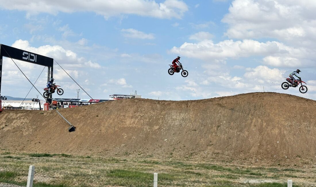 Afyonkarahisar’da düzenlenen Dünya Motokros Şampiyonası’nın final etabında, MXGP kategorisinin 1.