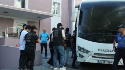 İzmir’in Balçova ilçesinde polis merkezine pompalı tüfekle saldırarak 2 polis
