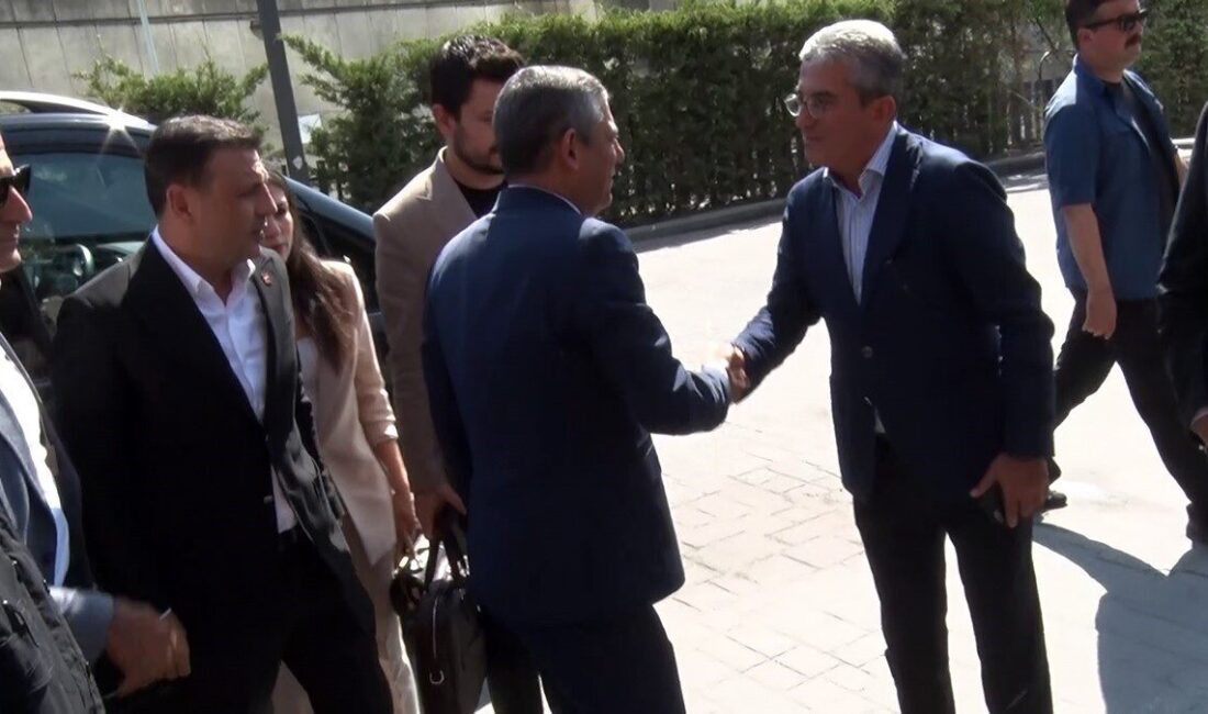 Cumhuriyet Halk Partisi (CHP) Genel Başkanı Özgür Özel, partisinin Sarıyer’deki