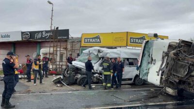 Tekirdağ’ın Ergene ilçesinde kamyon ile işçi servisinin kafa kafaya çarpıştığı