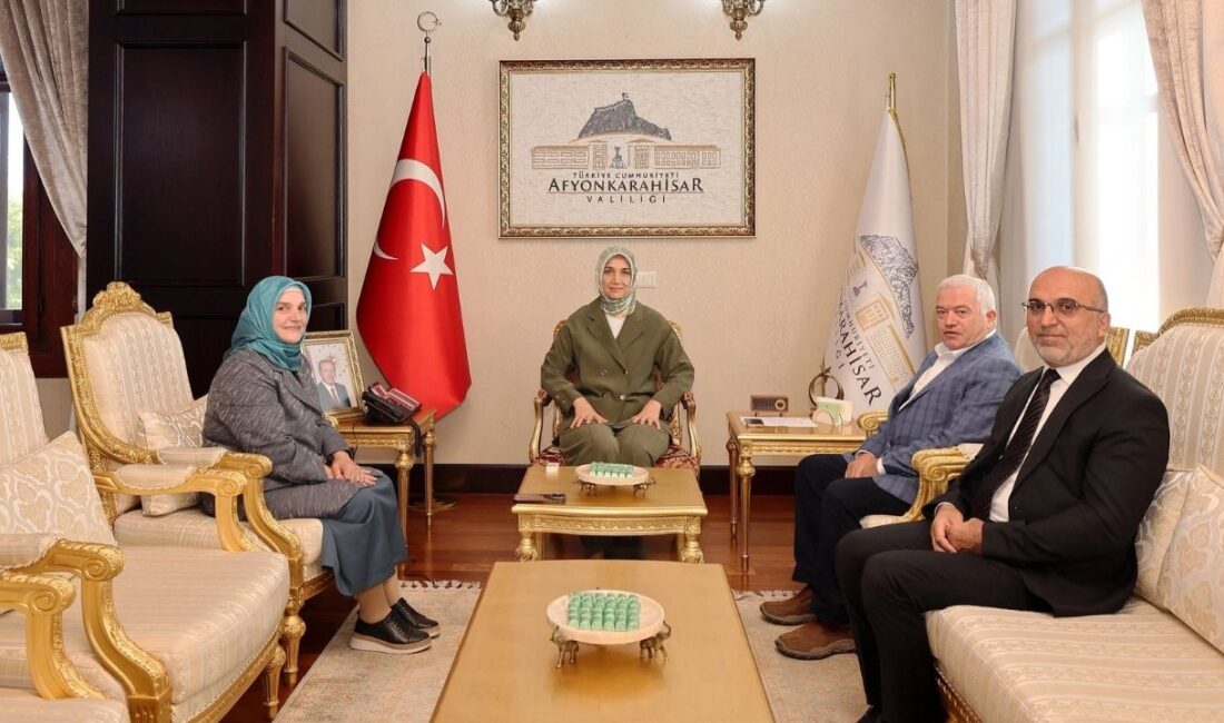 Vali Yiğitbaşı, Diyanet İşleri Eğitim Hizmetleri Genel Müdürü Akbulut’u makamında ağırladı Afyonkarahisar Valisi Doç. Dr. Kübra Güran Yiğitbaşı, Diyanet İşleri Başkanlığı