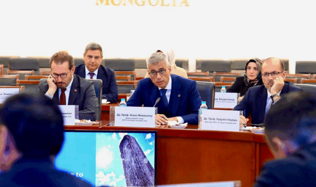 Bakan Memişoğlu, Chinburen Jigjidsuren ve beraberindeki heyet ile Moğolistan Dışişleri