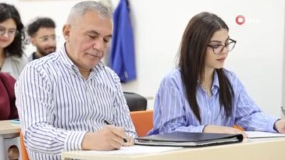 Aksaray’da üniversite çağında imkansızlıklardan dolayı üniversite okuyamayıp 55 yaşında üniversite