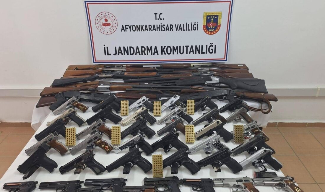 Afyonkarahisar İl Jandarma Komutanlığı, düğünlerde silah atılmasını ve suç işlenmesini