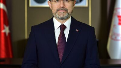 Tarım ve Orman Bakanı İbrahim Yumaklı, zirai dondan etkilenen, tarım