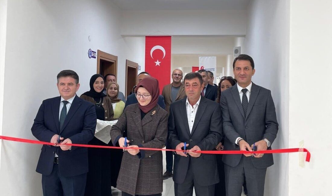 Afyonkarahisar Defterdarlığı 16.’ncı vergi dairesi Evciler ilçesinde düzenlenen törenle hizmete