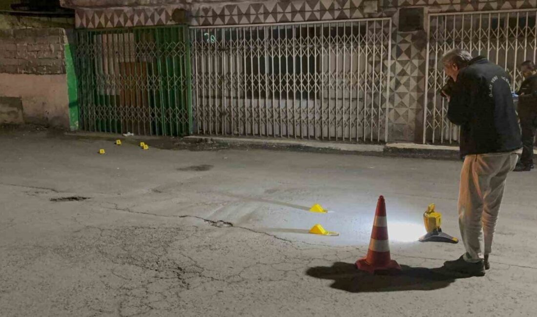 Kayseri’nin Kocasinan ilçesinde kimliği belirsiz şahısların pompalı tüfekle açtığı ateş