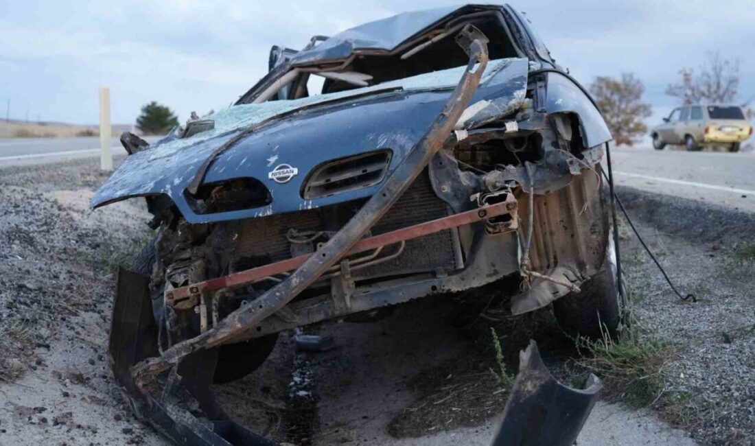 Takla atan otomobil hurdaya döndü: Aynı aileden 3 yaralı Kırıkkale’de sürücüsünün direksiyon hakimiyetini kaybettiği otomobilin takla attığı kazada aynı