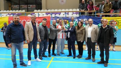 'Aile' temasıyla düzenlenen 19. ATSO Spor Oyunları kapsamında gerçekleşen voleybol