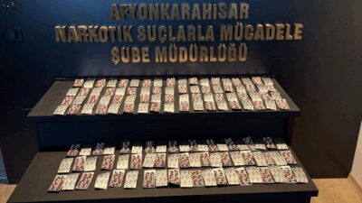 Afyonkarahisar İl Emniyet Müdürlüğü görevlileri, uyuşturucu ile mücadeleye yönelik çalışmalarını