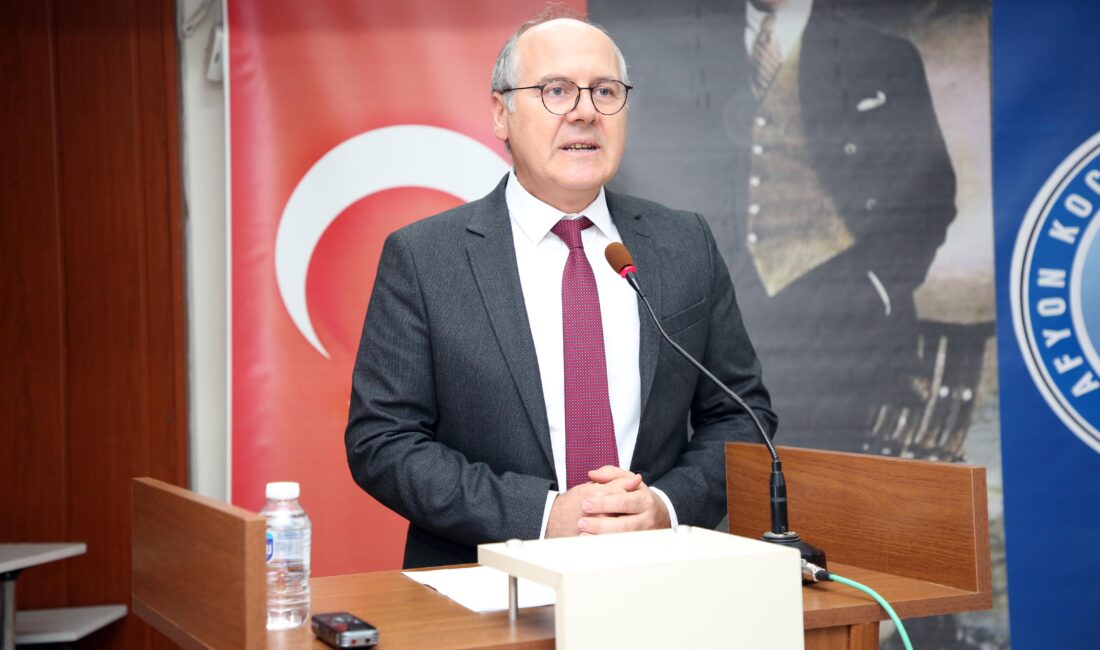 AKÜ Fen Edebiyat Fakültesi Tarih Bölümü Başkanı Prof. Dr. Şahin,
