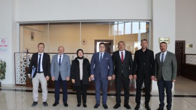 Afyon’da düzenlenen 'Sahipsiz Hayvanları Koruma Birliği Encümen Toplantısı'nda bir araya