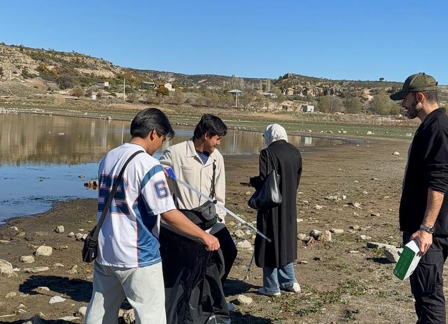 AKÜ’lü öğrencilerinden Frigya’da çevre temizliği Afyon Kocatepe Üniversitesi (AKÜ) Çevre Yönetim Komisyonu, Cumhuriyet’in 102. yıl