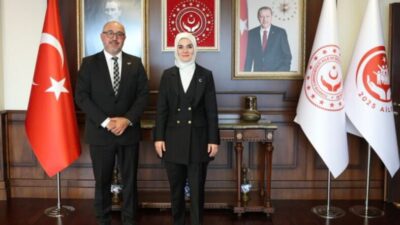 Aile ve Sosyal Hizmetler Bakanı Mahinur Özdemir Göktaş, Fransa İslam