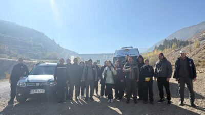 Afyonkarahisar’ın Çay ilçesinde çevre duyarlılığını artırmak amacıyla düzenlenen çöp toplama