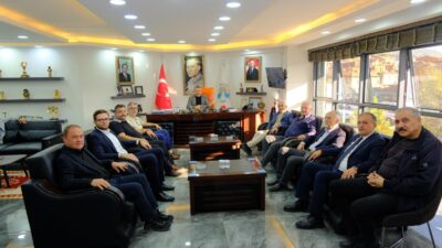 Antalya Afyonkarahisarlılar Derneği Yönetim Kurulu, Dinar Belediye Başkanı Veysel Topçu’yu