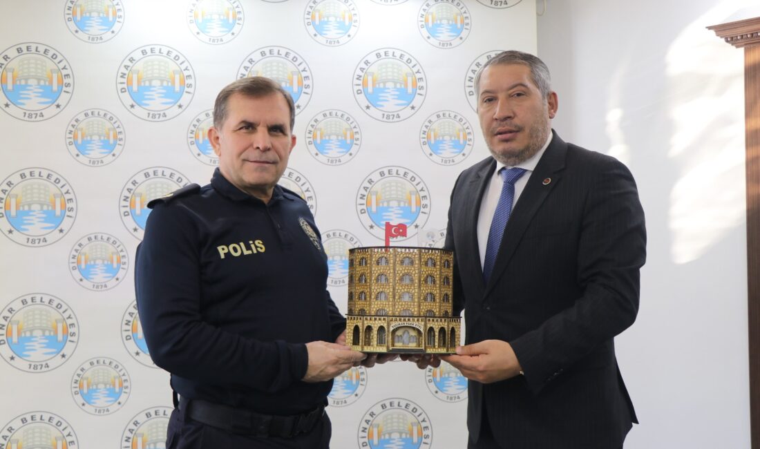 Dinar İlçe Emniyet Müdürü Bayram Öğüt, Dinar Belediye Başkanı Veysel