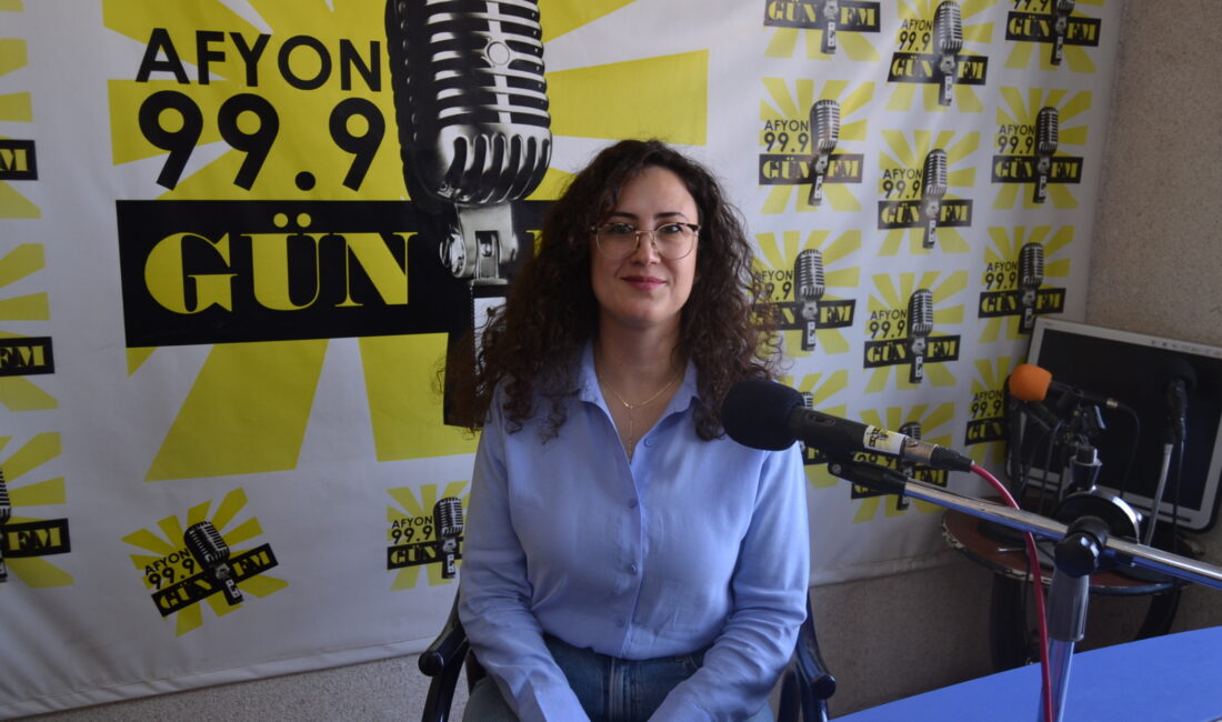 Toplum Sağlığı Merkezi’nde görevli Diş Hekimi Ceren Keleş, Ağız ve