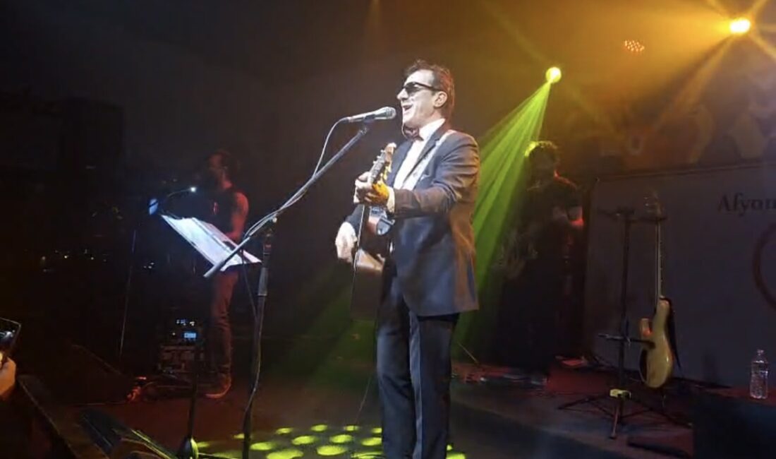 Türk rock müziğinin sevilen gruplarından Ayna, Afyonkarahisar’daki 272 Park Hayal