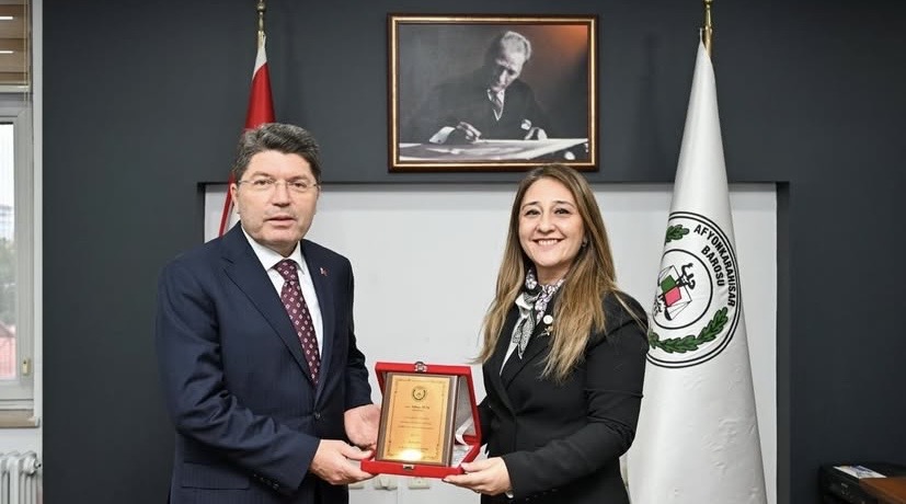 Adalet Bakanı Yılmaz Tunç ve beraberindeki heyet, Afyonkarahisar Baro Başkanlığını