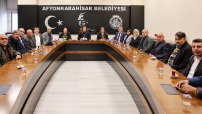 Afyonkarahisar Belediye Başkanı Burcu Köksal, Afyon Muhtarları Dayanışma Derneği Başkanı