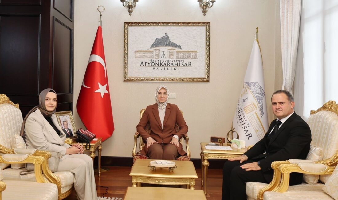 Afyonkarahisar Valisi Doç. Dr. Kübra Güran Yiğitbaşı, Dumlupınar Üniversitesi Fen-Edebiyat