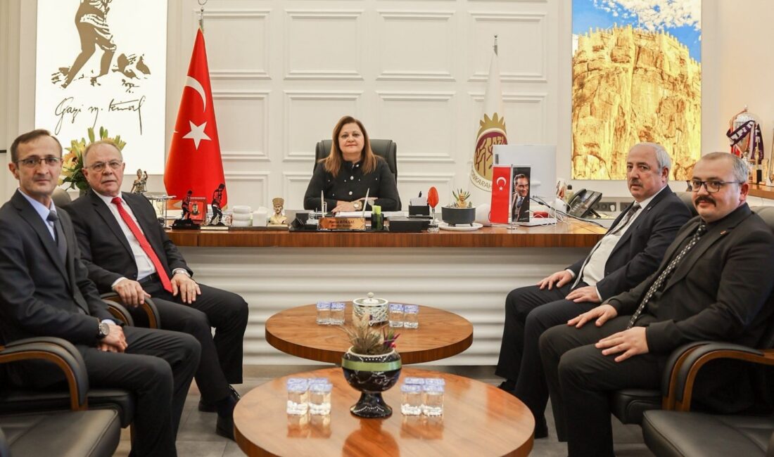 Afyonkarahisar Belediye Başkanı Burcu Köksal, Belediye-İş Sendikası Afyonkarahisar Şube Başkanı