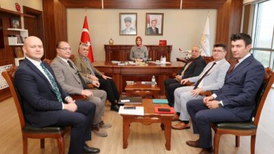 &nbsp; Afyonkarahisar Valisi Doç. Dr. Kübra Güran Yiğitbaşı, Vali Yardımcıları