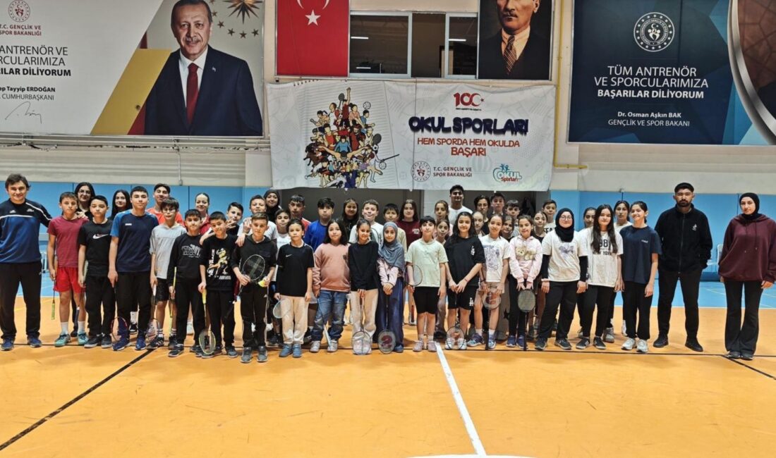 24 Kasım Öğretmenler Günü etkinlikleri kapsamında düzenlenen ferdi badminton turnuvası,