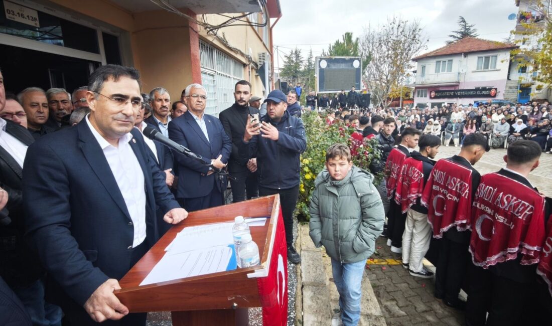 AK Parti Afyonkarahisar Milletvekili Hasan Arslan, Sinanpaşa ilçesine bağlı Taşoluk