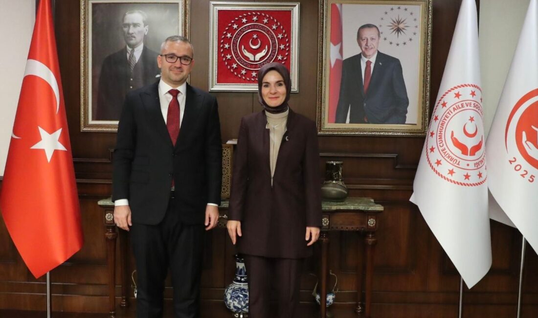 Aile ve Sosyal Hizmetler Bakanı Mahinur Özdemir Göktaş, Türkiye Cumhuriyet