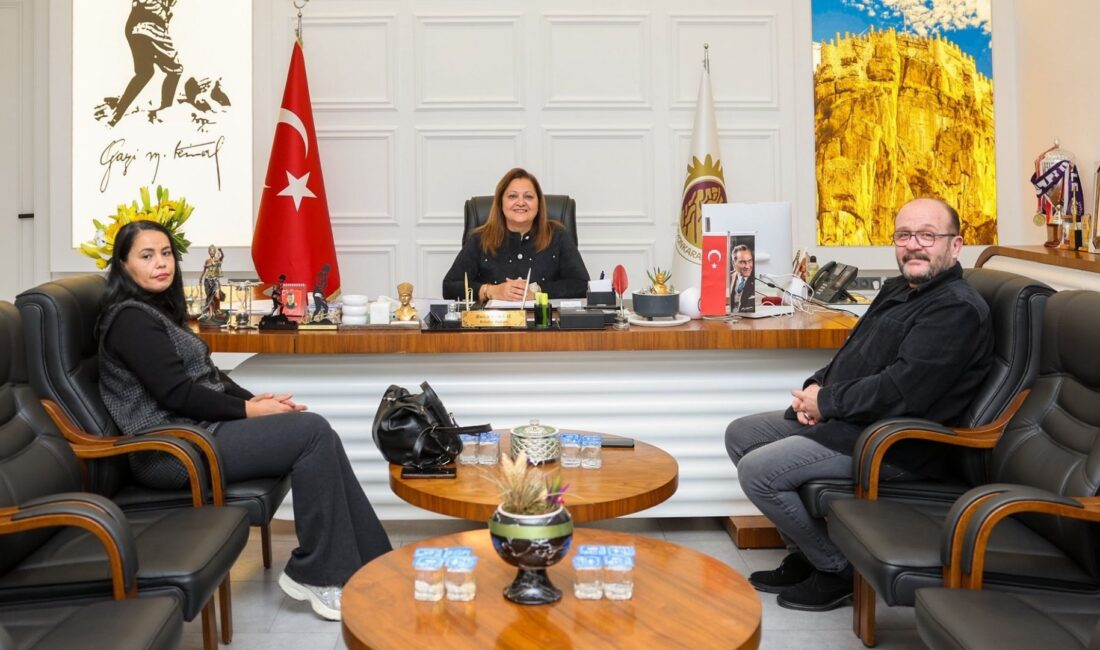 Afyonkarahisar’da yayıncılık alanında tanınan ve “Radyocu Mahmut” olarak bilinen gazeteci