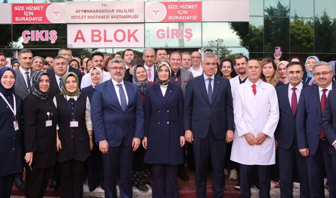 Sağlık Bakanı Prof. Dr. Kemal Memişoğlu Afyonkarahisar Devlet Hastanesini ziyaret