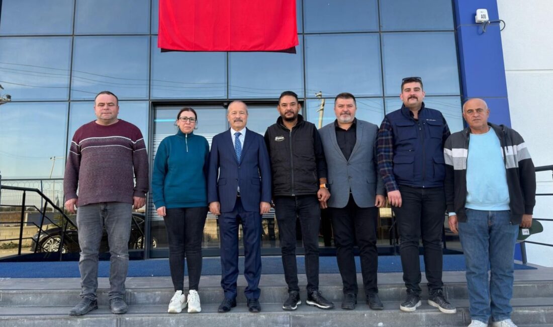 Milletvekili Taytak Bolvadin ve Çay’da vatandaşlar ile bir araya geldi Milliyetçi Hareket Partisi Afyonkarahisar Milletvekili Mehmet Taytak, “Hayırlı Günler Komşum,