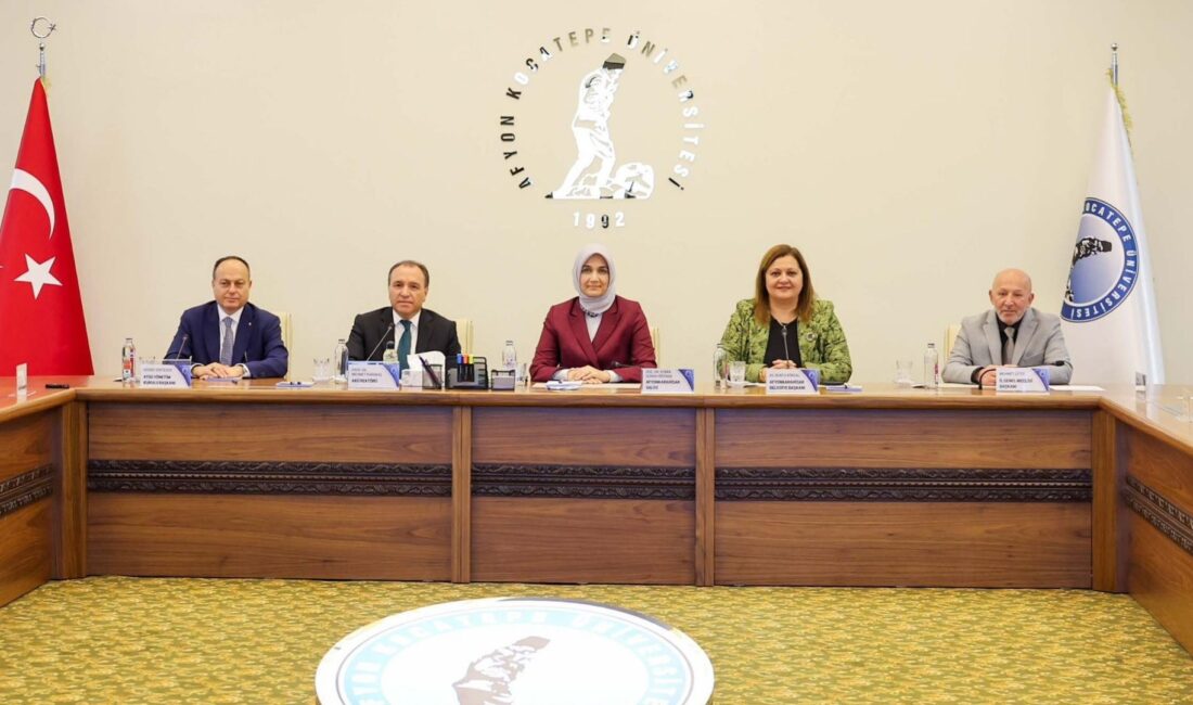 Afyon Kocatepe Üniversitesi (AKÜ) Danışma Kurulu Toplantısı düzenlendi.