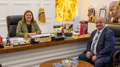 Afyonkarahisar Belediye Başkanı Burcu Köksal, Salar Belediye Başkanı Halil Aygün’ü