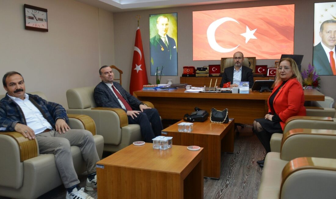 Kent ve İnsan Derneği Başkanı Şerife Aksoy Ünal ve yönetim