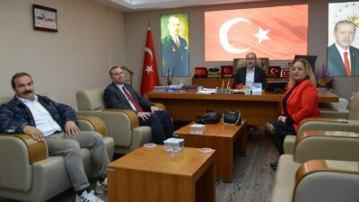 Kent ve İnsan Derneği Başkanı Şerife Aksoy Ünal ve yönetim