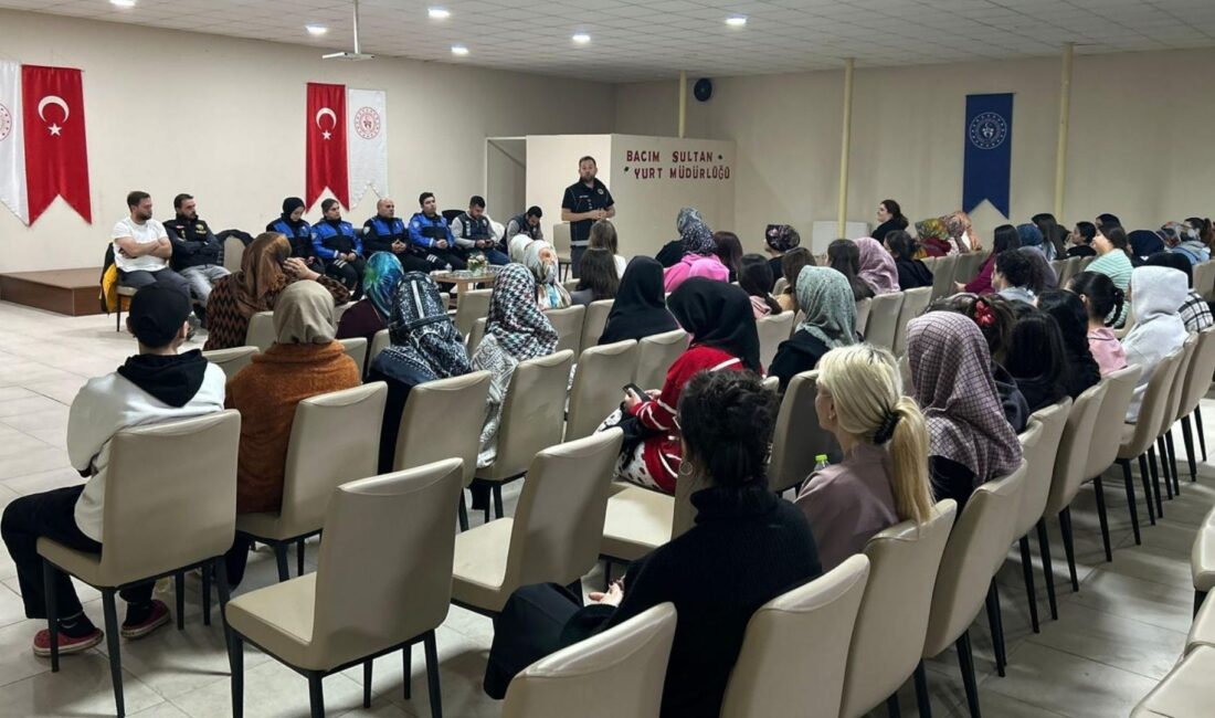 Afyonkarahisar Emniyet Müdürlüğü, öğrenci güvenliğini artırmaya yönelik çalışmalar kapsamında, Erenler