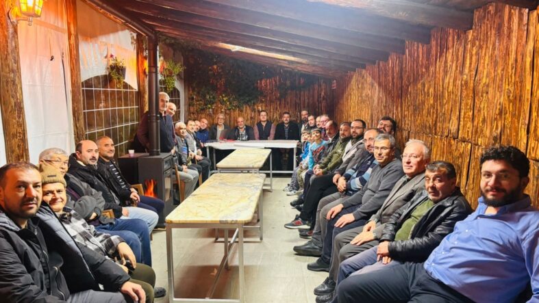 Saadet Partisi İl Başkanı Beytullah Karataş, partisinin haftalık il yönetim