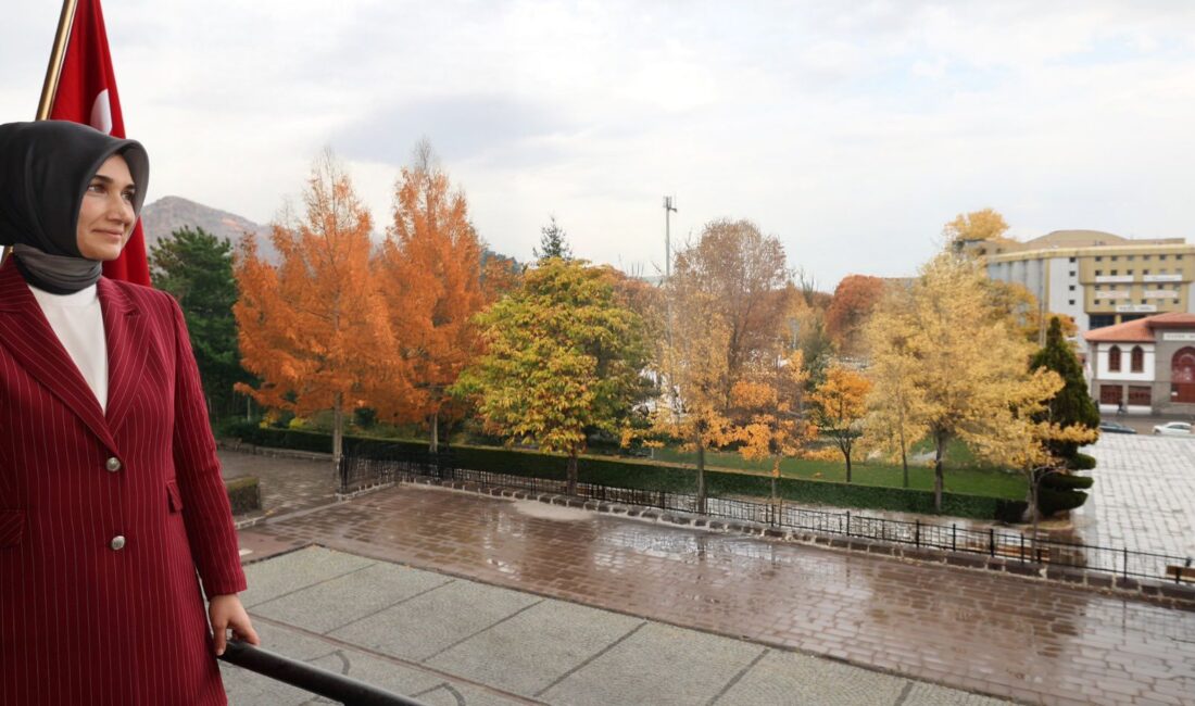 Afyonkarahisar merkezde meteorolojinin uyarıları sonrası beklenen yağmur yağışı dün öğle