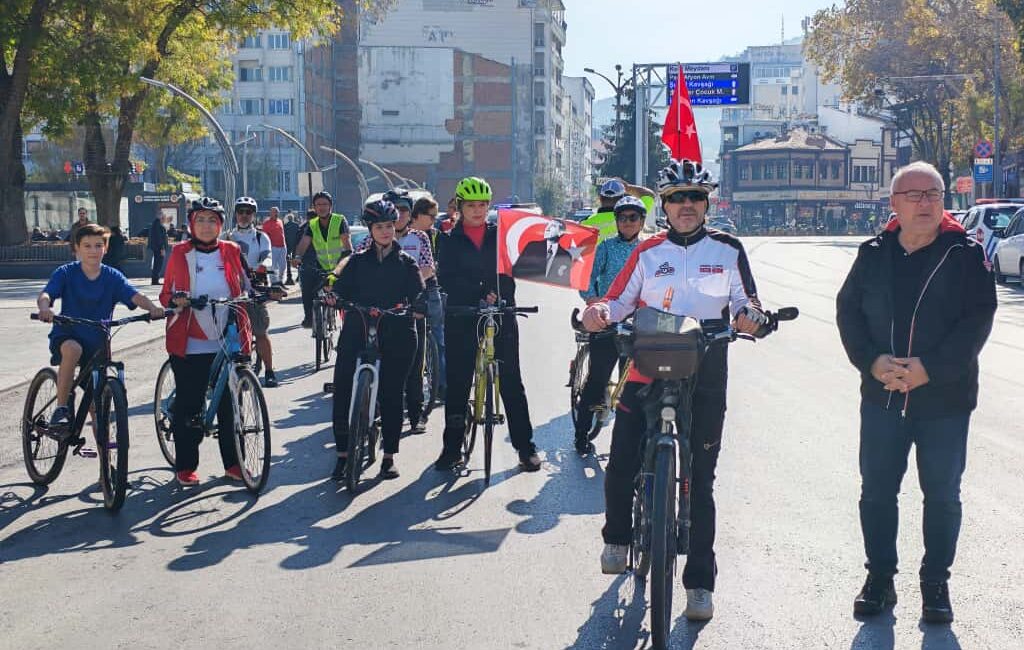 Afyonkarahisar Gençlik ve Spor İl Müdürlüğü tarafından 10 Kasım Atatürk’ü