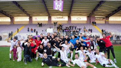 1923 Afyonkarahisarspor
sezonun ilk galibiyeti aldı
BAL 7. Grup’ta mücadele eden